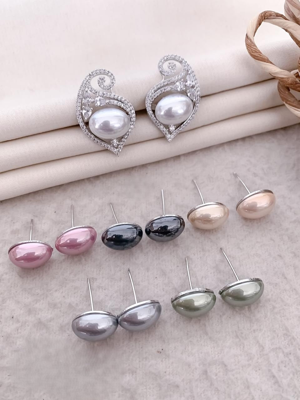 Komal Victorian Pearl Earring