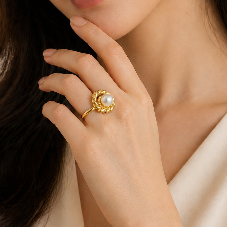 Vintage Twisted Gold Pearl Statement Ring – Luxe Shell-Inspired Adjustable Ring