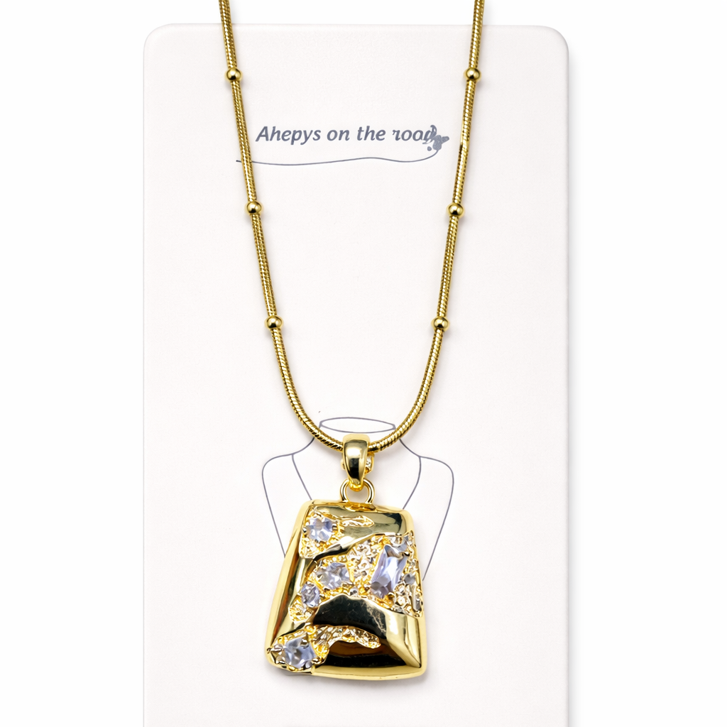 Elegant Gold Pendant Necklace with Crystal Detailing