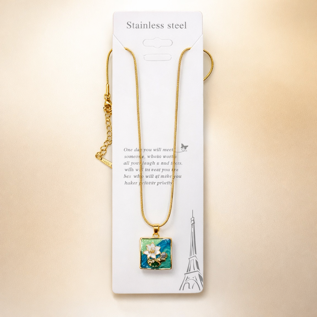Solis Textured Gold Pendant – Abstract Starburst Medallion Necklace