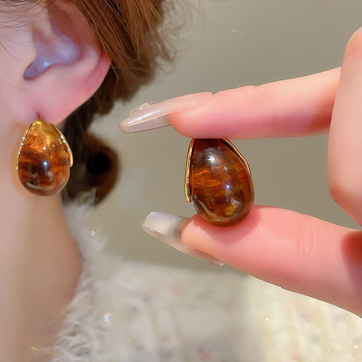Tear Drop Paisley White 18K Gold Anti Tarnish Stud Hoop Earring Bulk