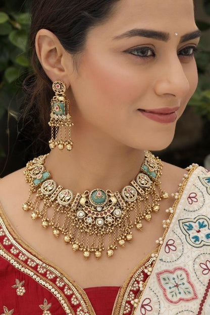 Priya Traditional Victorian Necklace