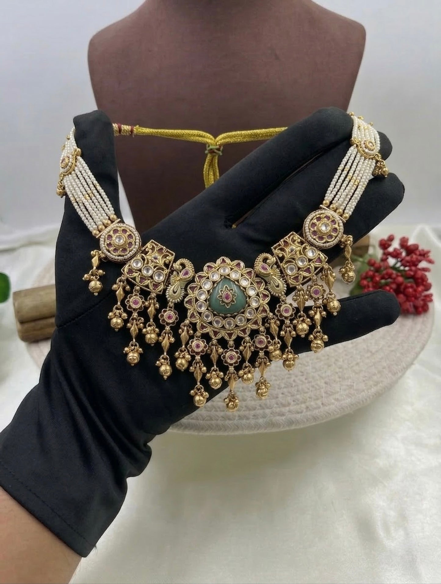 Amara Emerald Elegance Necklace