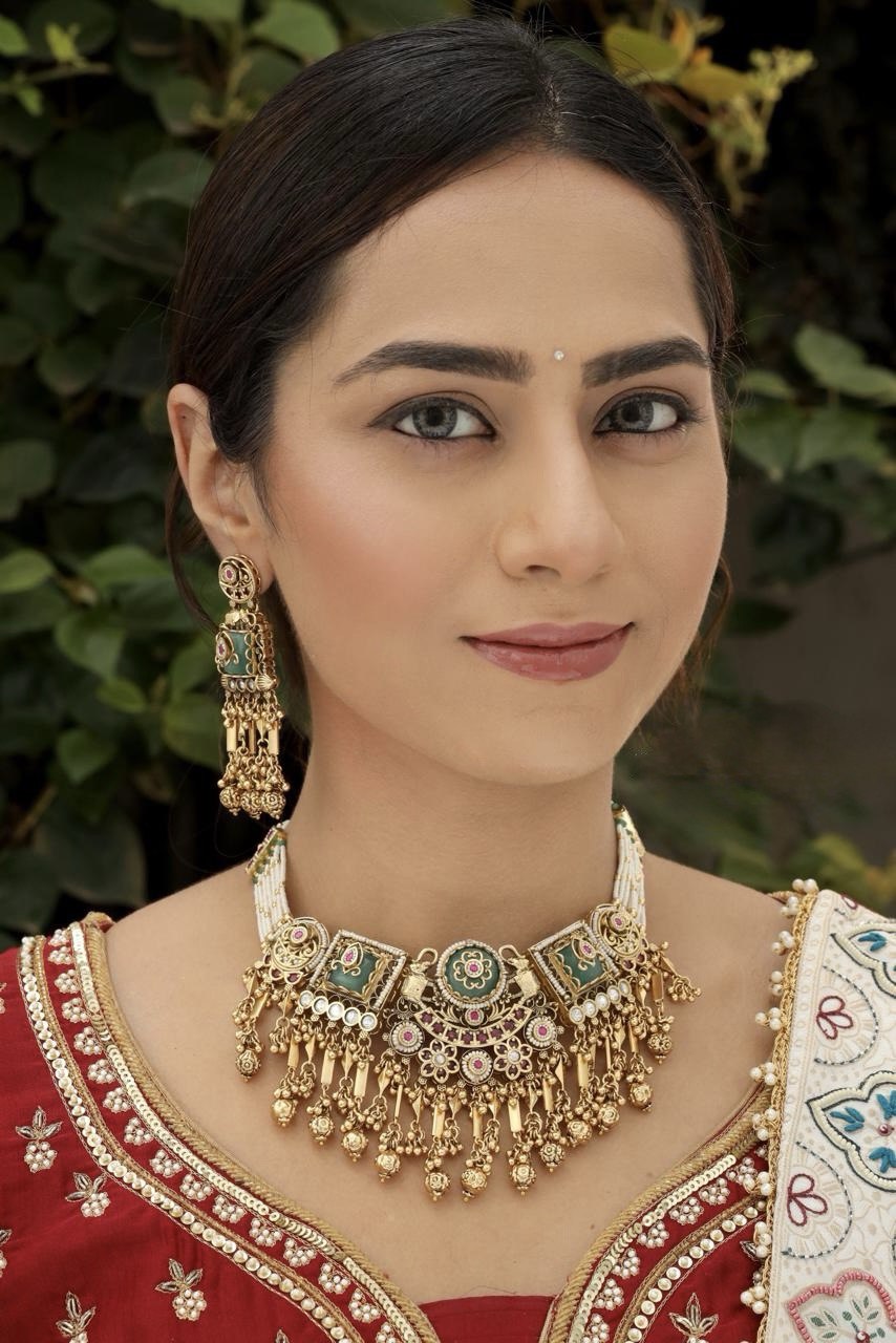 Tara Victorian Traditional Necklace