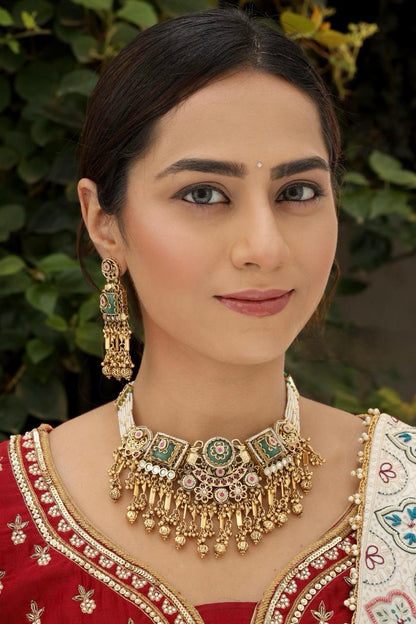 Tara Victorian Traditional Necklace