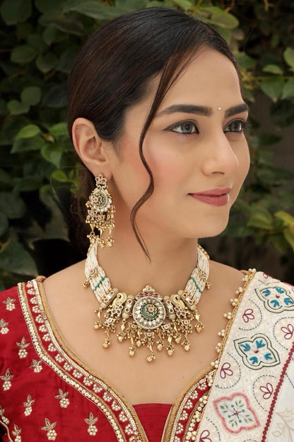 Kirti Traditional Victorian Necklace