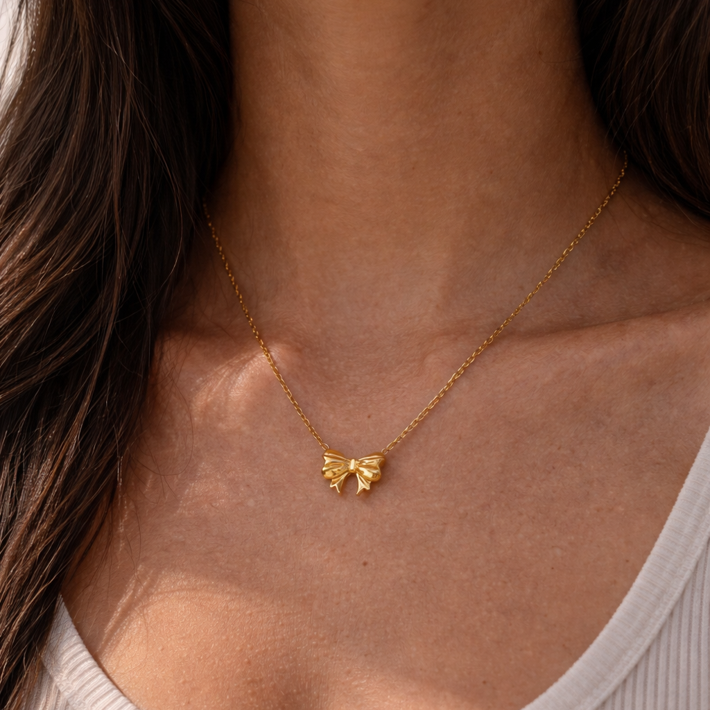 Ignis Textured Gold Pendant – Abstract Fluid Ribbon Statement Necklace