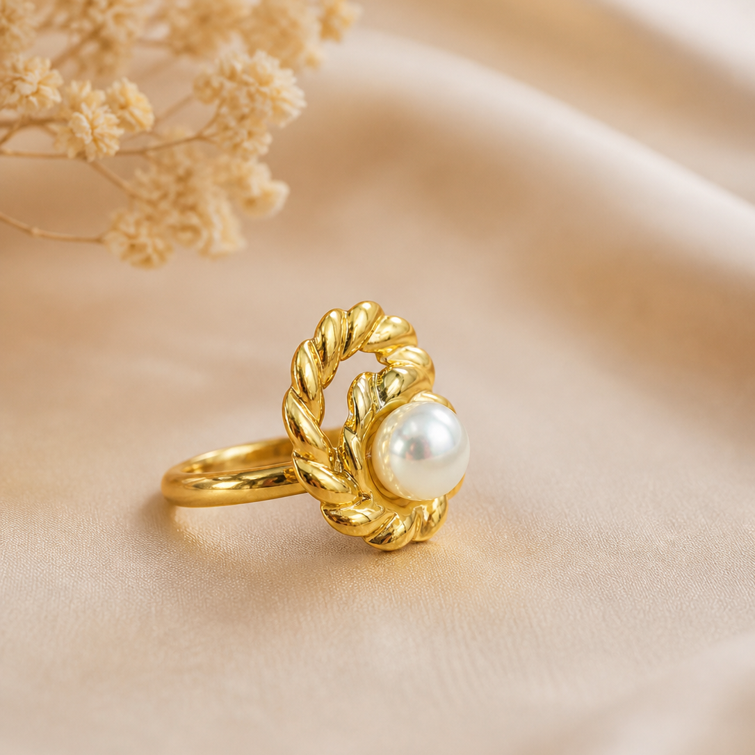 Vintage Twisted Gold Pearl Statement Ring – Luxe Shell-Inspired Adjustable Ring