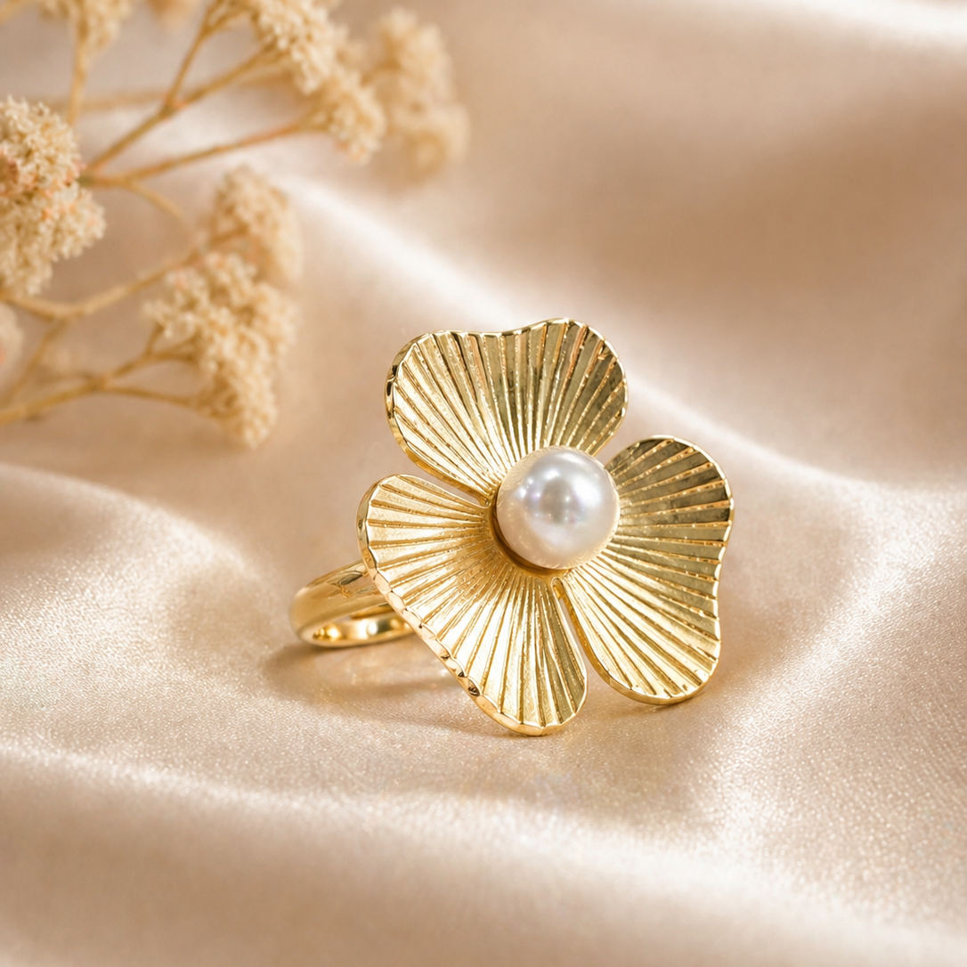 Gold Ribbed Clover Pearl Statement Ring | 18K Gold Plated Floral Bloom Jewellery