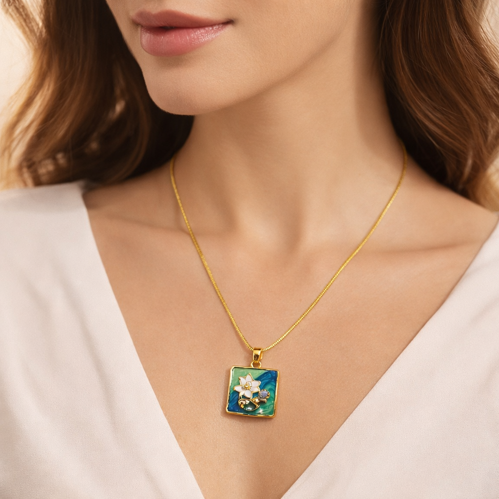 Solis Textured Gold Pendant – Abstract Starburst Medallion Necklace